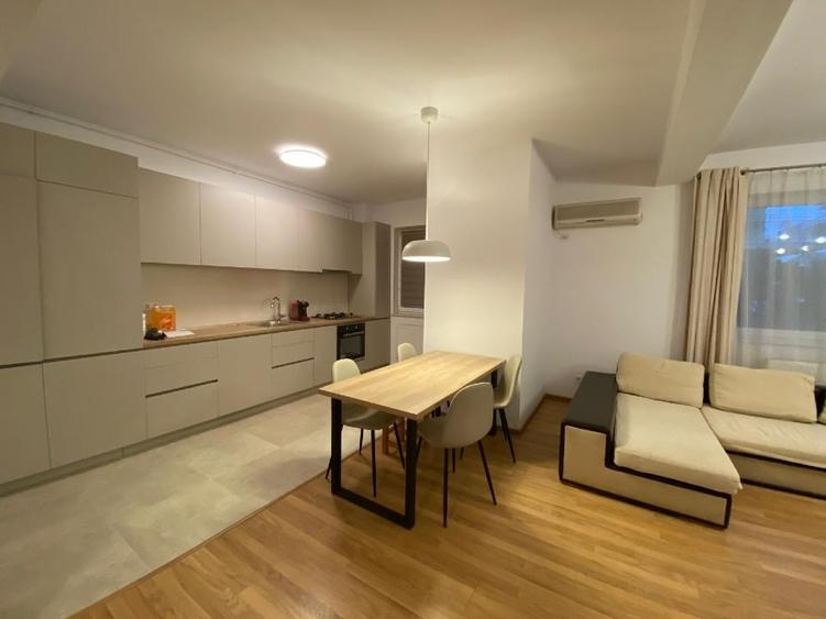 Apartament cu 2 camere semidecomandat, mobilat în Bună Ziua