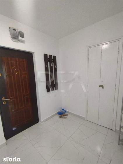 Apartament cu 3 camere semidecomandat, mobilat în Pantelimon
