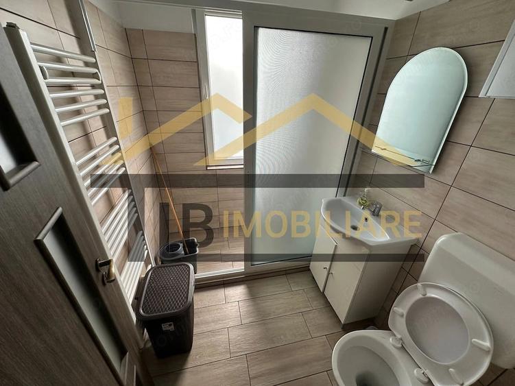 Apartament cu 3 camere decomandat în Tudor