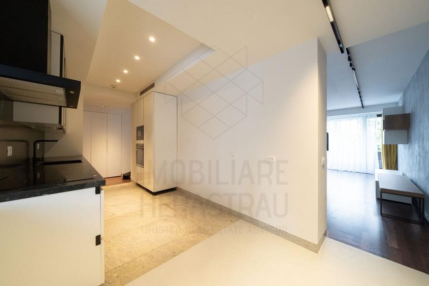 Apartament cu 3 camere semidecomandat, mobilat în Floreasca