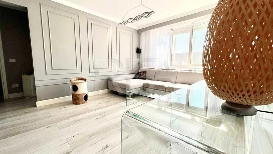 Apartament cu 3 camere decomandat, mobilat în Titan