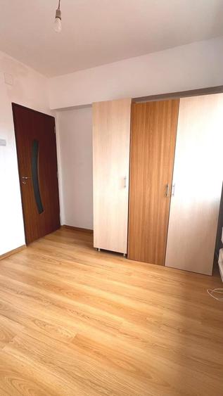 Apartament cu 3 camere decomandat, mobilat în Dumbrava 2
