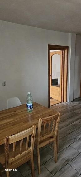 Apartament cu 3 camere semidecomandat în Grigorescu