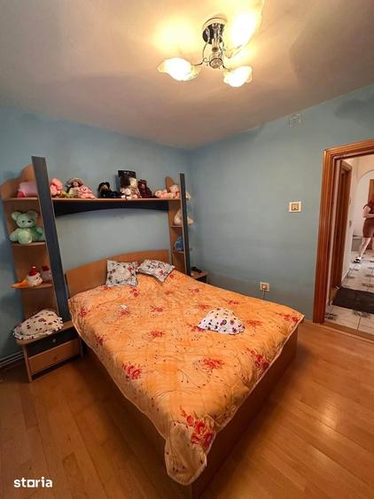 De vanzare apartament 3 camere ?i balcon,70mp, etaj 2, Bd Roman Musat - 8