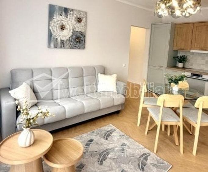 Apartament cu 3 camere semidecomandat în Florești