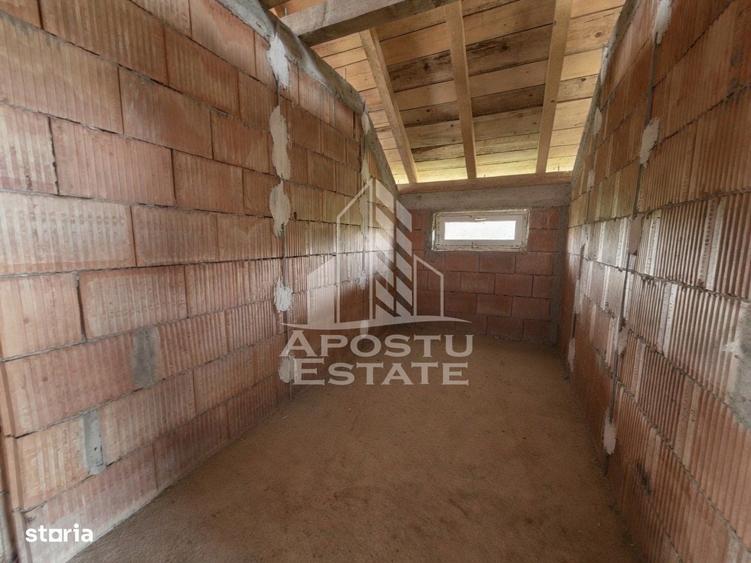 Casă cu 4 camere cu Teren 1439 Mp în Central