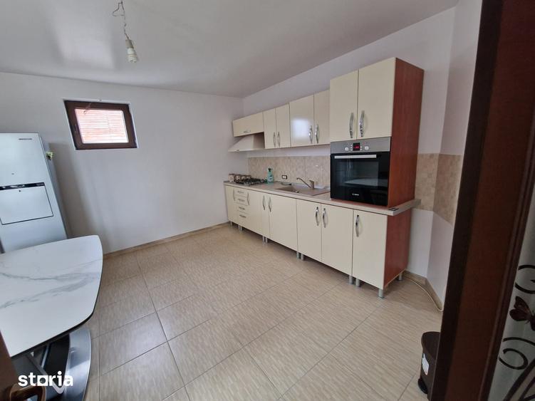 Casă cu 3 camere cu Teren 2722 Mp în Vidra