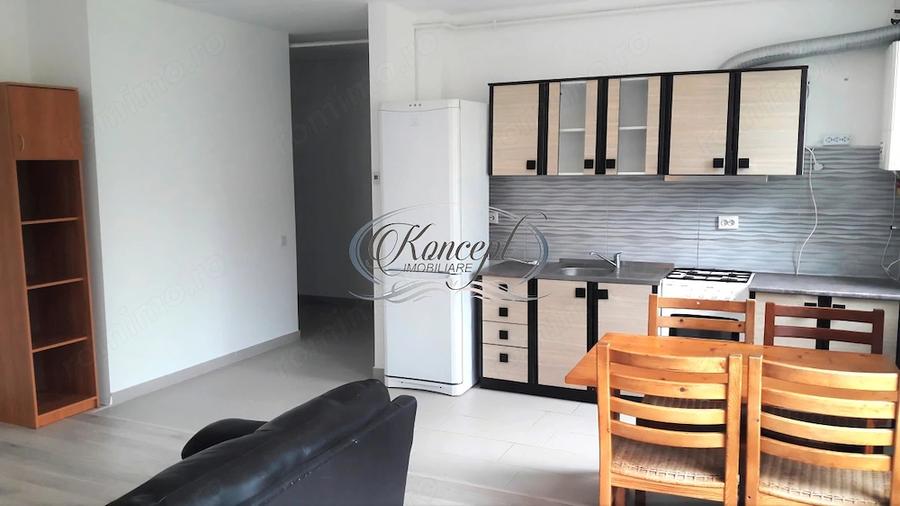 Apartament cu 3 camere semidecomandat, mobilat în Sopor