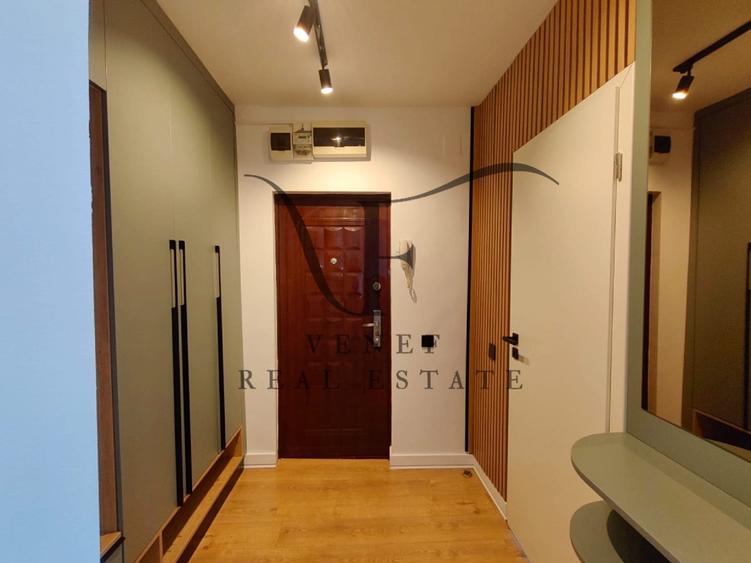 Apartament cu 3 camere semidecomandat în Colentina