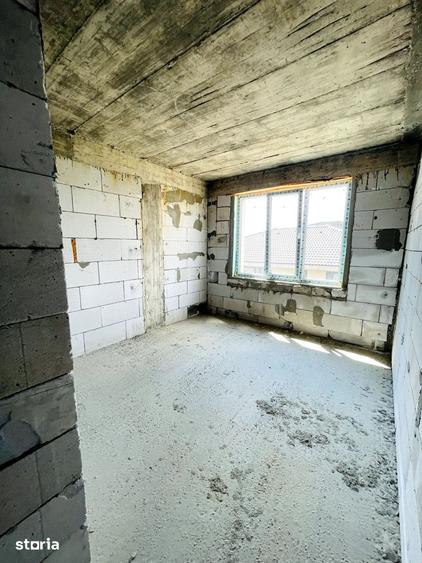 Casă cu 8 camere cu Teren 480 Mp în Tokai