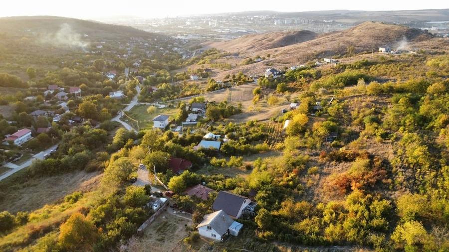 Casă individuală cu 3 camere cu Teren 1360 Mp în Vlădiceni