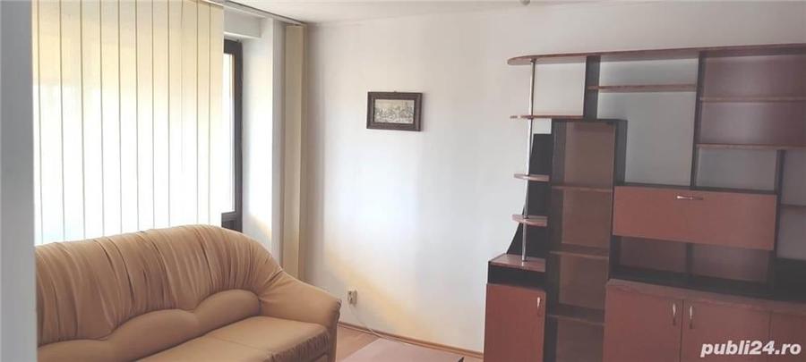 Apartament cu 3 camere decomandat în Crihala