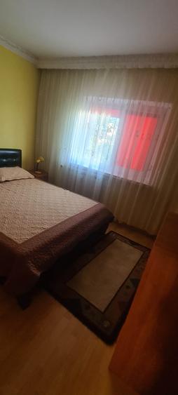 Apartament cu 3 camere decomandat, mobilat în Nerva Traian
