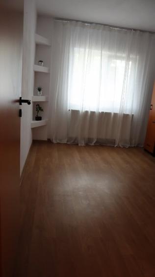 Apartament cu 3 camere decomandat, mobilat în Cetății