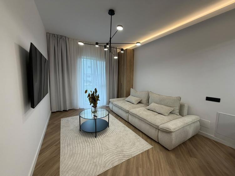 Apartament cu 2 camere semidecomandat, mobilat în Florești