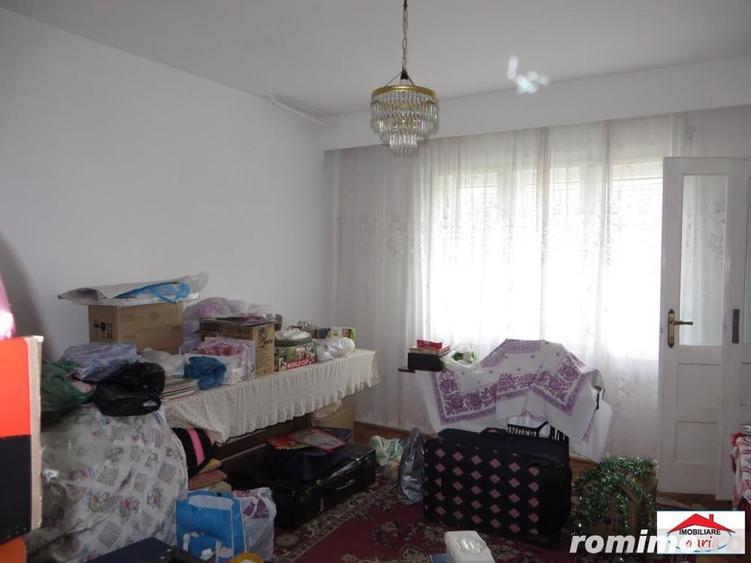 Casă cu 7 camere cu Teren 195 Mp în Semicentral
