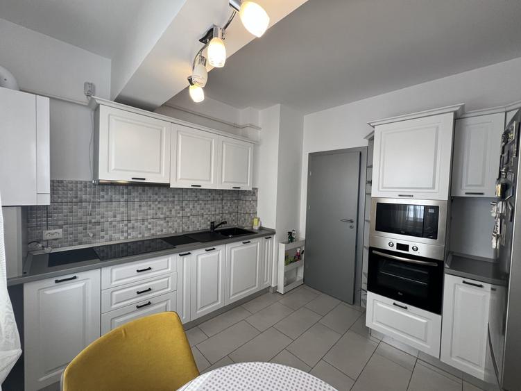 Apartament cu 2 camere decomandat, mobilat în Central