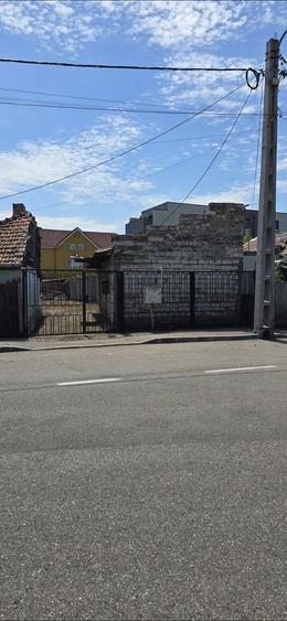 Casă cu 3 camere în 1 Mai