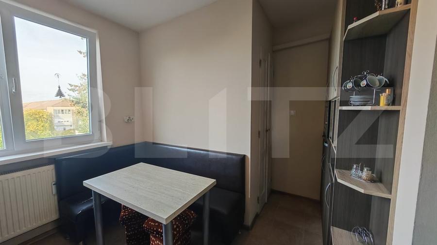 Apartament cu 3 camere decomandat, mobilat în Rogerius