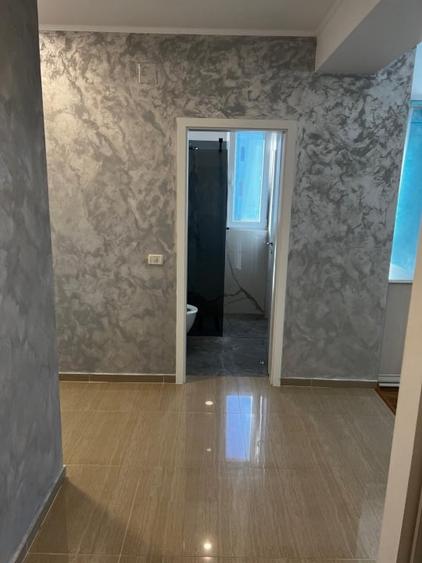 Apartament cu 3 camere decomandat, mobilat în Aradului