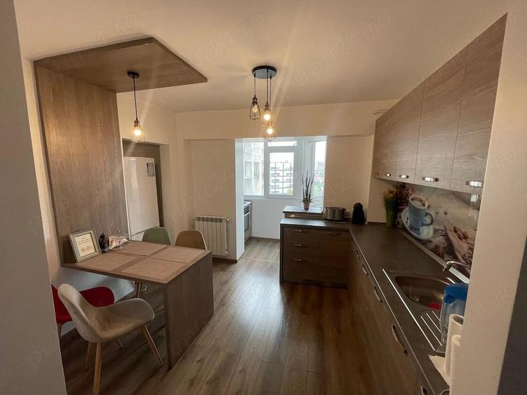 Apartament cu 3 camere decomandat în Faleză