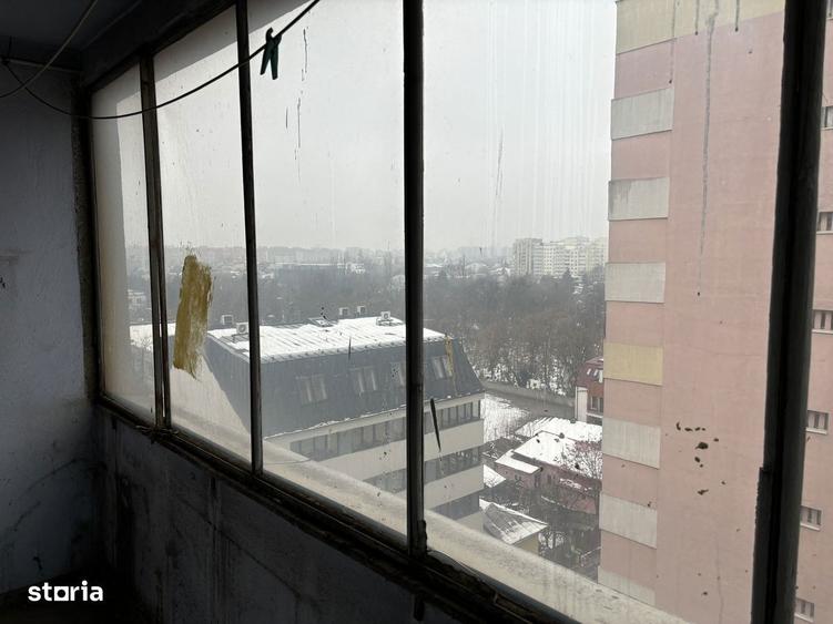 Apartament cu 3 camere decomandat în Obor