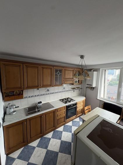 Apartament cu 3 camere decomandat în Exterior Vest