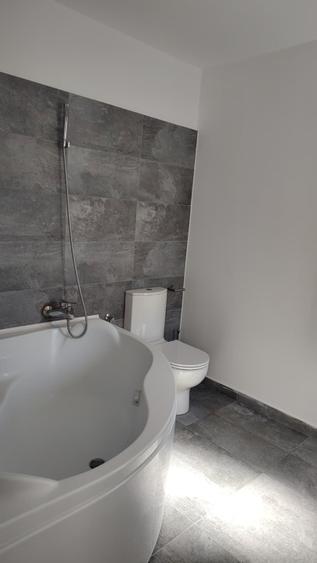 Duplex cu 5 camere cu Teren 300 Mp în Central