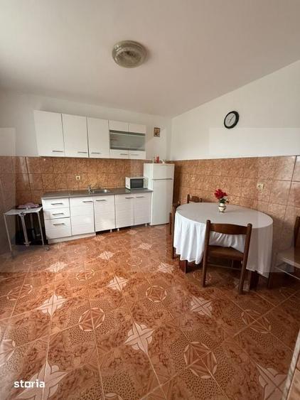 Casă cu 4 camere cu Teren 1287 Mp în Curtești