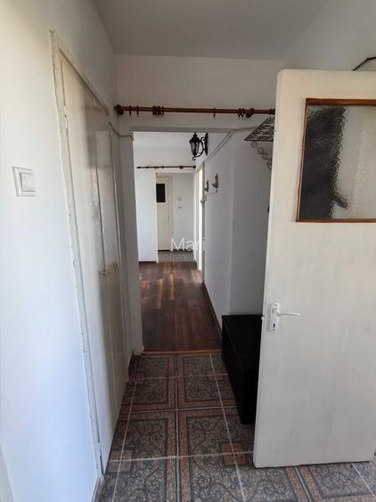 Vand apartament 3 camere