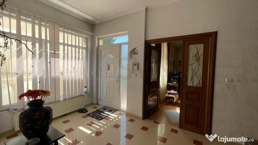 Casă cu 5 camere cu Teren 200 Mp în Dămăroaia
