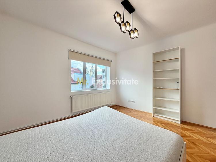 Apartament cu 3 camere decomandat, mobilat în Central