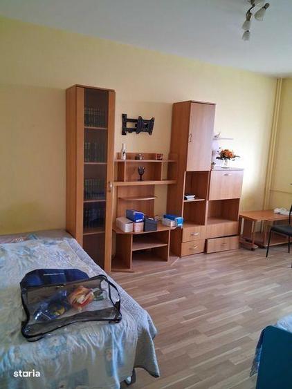 Apartament cu 3 camere în Berceni
