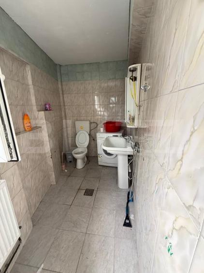 Casă individuală cu 5 camere cu Canalizare în Nord-Est