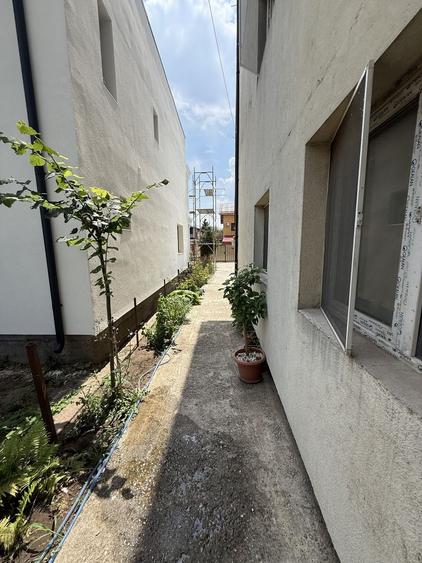 Apartament cu 2 camere semidecomandat, mobilat în Central
