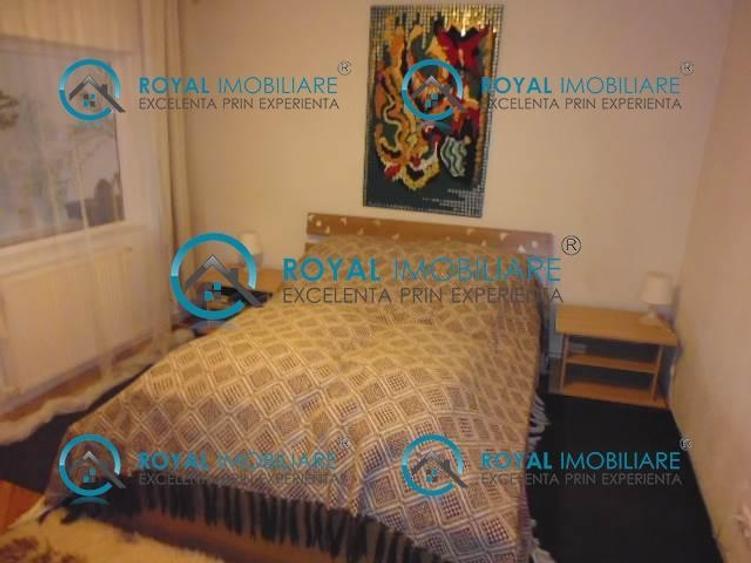 Casă individuală cu 9 camere cu Canalizare în Republicii