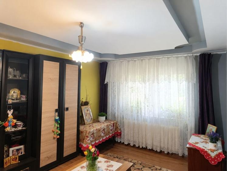 Apartament cu 3 camere în IAR