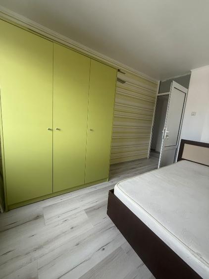 Apartament cu 3 camere decomandat, mobilat în Central