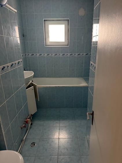 Apartament cu 4 camere decomandat în Agigea
