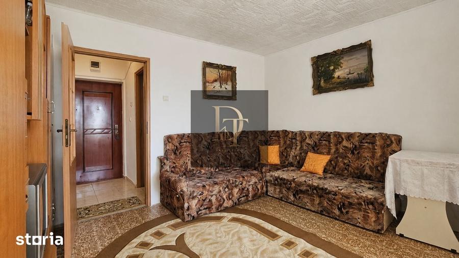 Apartament cu 2 camere decomandat în Tractorul