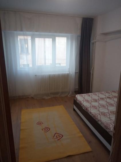 Apartament cu 2 camere decomandat în Calea Victoriei