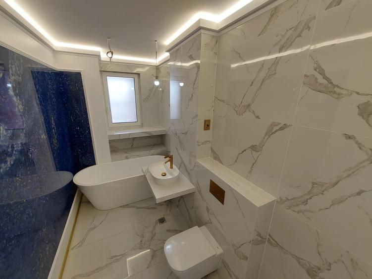 Penthouse cu 2 camere decomandat în Aradului