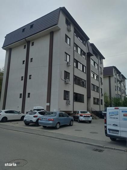 Apartament cu 2 camere decomandat, mobilat în Central
