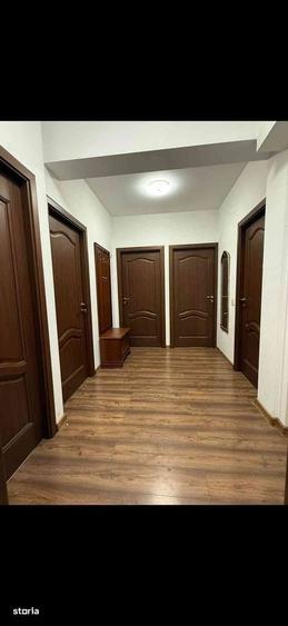 Apartament cu 3 camere decomandat în Nufărul