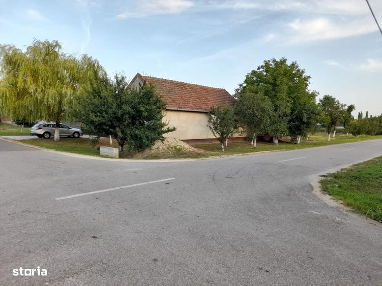 Casă cu 4 camere cu Teren 1400 Mp în Șimand