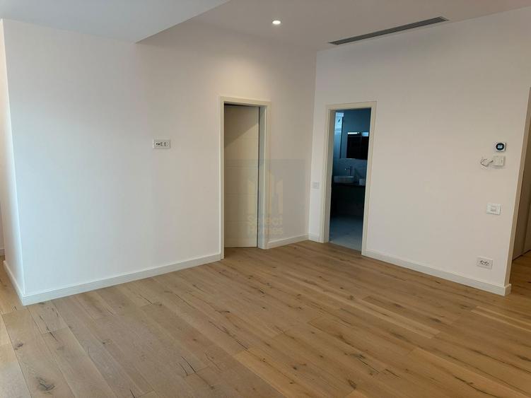 Apartament cu 4 camere semidecomandat, mobilat în Eminescu