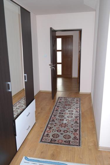 Casă individuală cu 5 camere cu Teren 335 Mp în Central