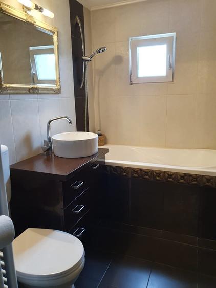 Apartament cu 3 camere decomandat în Decebal