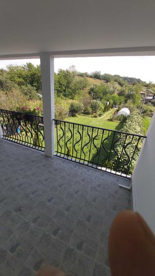 Casă cu 4 camere cu Canalizare în Surani