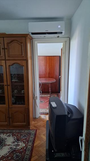 Apartament cu 3 camere, mobilat în Tipografilor